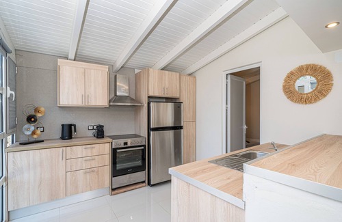 Pesada Villa | Villa de lujo con piscina privada, 0. 4km de la playa- "VILLA MARGI" -Free WiFi