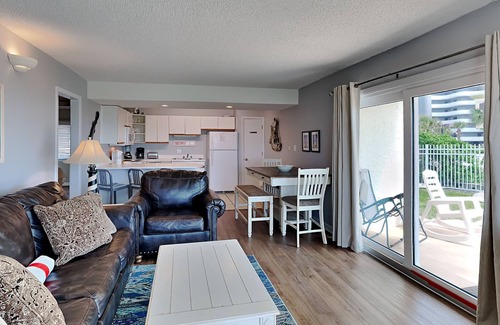 Fort Walton Beach Villa | Aqua Villa by Southern Vacation Rentals
