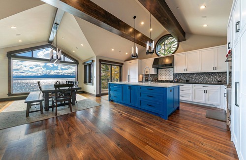Lake Tahoe Casa | Aqua Vista Lakefront Estate by Tahoe Getaways - 6 BR in Carnelian Bay w Buoy, Pier & Game Room