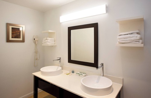 Northeast Virginia Beach Hotel | Aqua Vista Resort Hotel