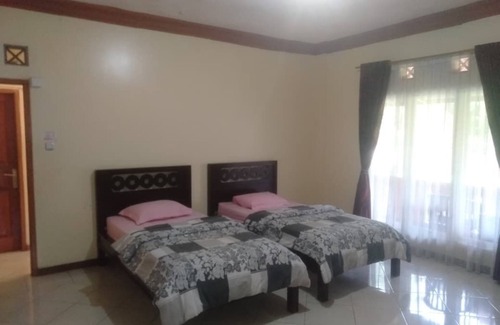 Cisarua Hotel | Aquarius Orange Hotel & Villa