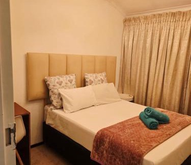 Greater Johannesburg Metropolitan Area Casa | Aquasaints Guest Lodge