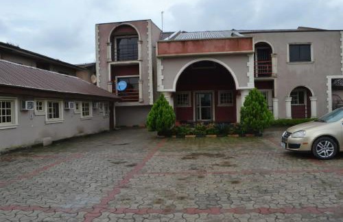 Surulere Cabina | Aquatic Suites Lounge -Classic Standard