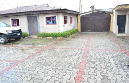 Surulere Cabina | Aquatic Suites Lounge -Classic Standard