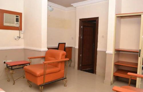 Surulere Cabina | Aquatic Suites Lounge -Classic Standard