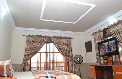 Surulere Cama Y Desayuno | Aquatic Suites & Lounge