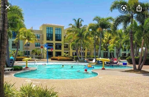 Mediania Alta Apartamento | Aquatika Caribbean Breeze - The Penthouse Direct Access to the Beach & 5 Pools