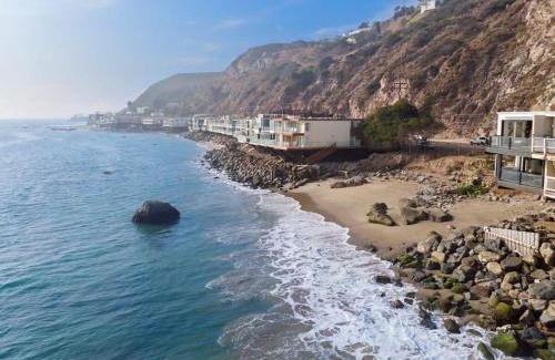 Eastern Malibu Casa | Aquazzura - By Stay Awhile Villas