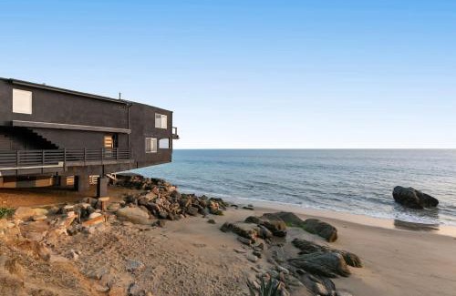 Eastern Malibu Casa | Aquazzura - By Stay Awhile Villas