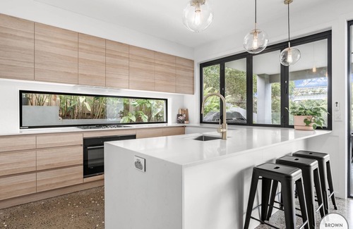 Castaways Beach Casa | Arabella - Castaways Beach (Brown & Co)