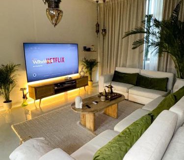 Nad Al Sheba Apartamento | Arabian-Inspired 1BR - Polo Residence Near Burj