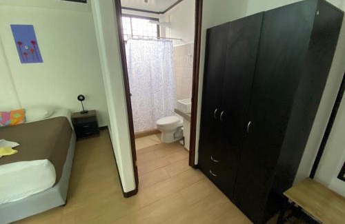 Tortuguero Hostal | Aracari Garden Hostel