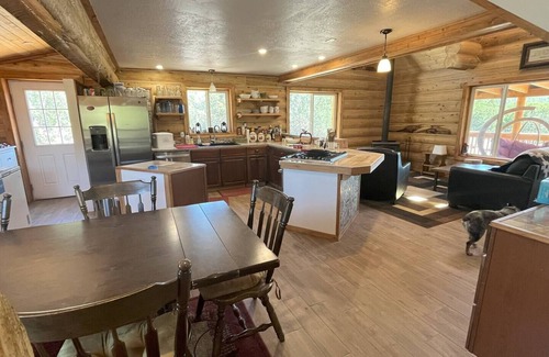 Aragon Casa | Aragon Hunting Lodge