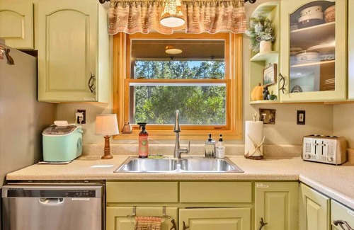 Black Hawk Cabina | Arapaho Forest Lodge | Hot Tub, Game Room, Hiking