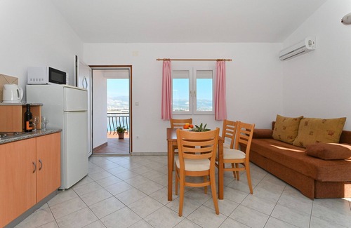 Arbanija Apartamento | ARBANIJA A2, apartamento económico de 1 dormitorio, a 80 m de la playa