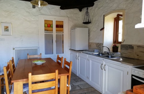 Hydra Casa | Arbeli House para vacaciones idílicas de sol y mar en la bahía de Mandraki, Hydra