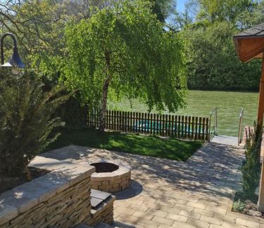 Szarvas Casa | Arborétum Nyaraló Szarvas - Kültéri jakuzzival