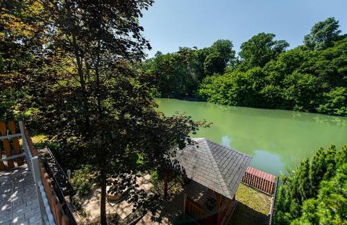 Szarvas Casa | Arborétum Nyaraló Szarvas - Kültéri jakuzzival