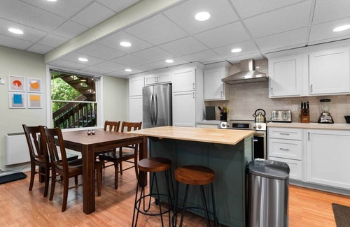 Ann Arbor Apartamento | Arbor Hideaway - Brand New! Bring your dog!