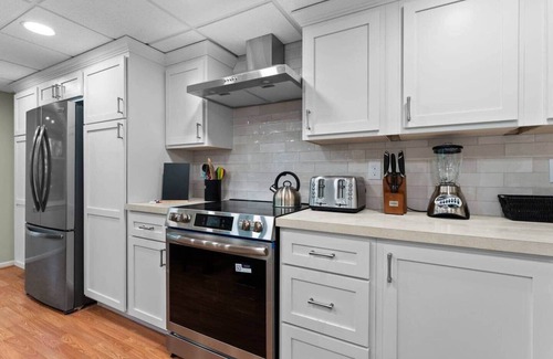 Ann Arbor Apartamento | Arbor Hideaway - Brand New! Bring your dog!