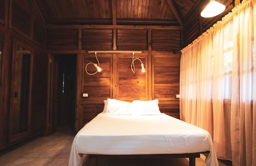 Castara Cabaña | Arbor Cottage ~ Piérdete en la naturaleza y encuéntrate en la paz