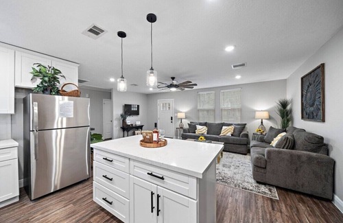 Pasadena Casa | Arcade Covered Patio Sleep 10 3 Bedroom 2 Bath Game Room