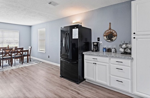 Pasadena Casa | 🏠 Arcade ❤️ Covered Pavilion ❤️ Sleep 7 in this 3 Bedroom 1 Bath Home 5 star hos