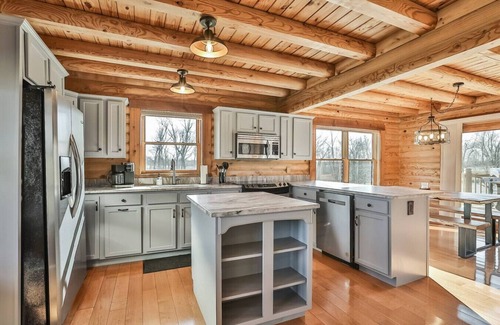 Shelbyville Cabina | Arcade | Fishing Pond | Cabin on Farm | Slps 12+
