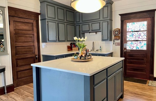 Bloomington Casa | Arcade House! Massive game room, hot tub, firepit, grill, games