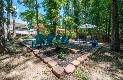 Kernersville Apartamento | Arcade, Ping Pong, Hot Tub, Gas Grill, & King Bed