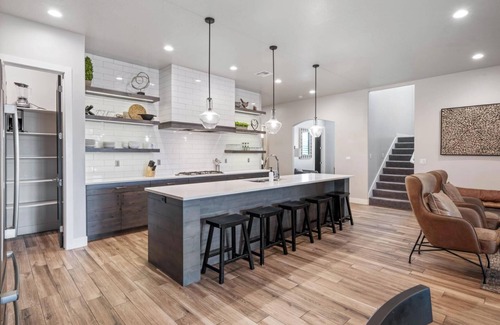 Santa Clara Casa | Arcadia 22 | Dog Friendly * 2 Living Rooms * Sleeps 18 * Fireplace