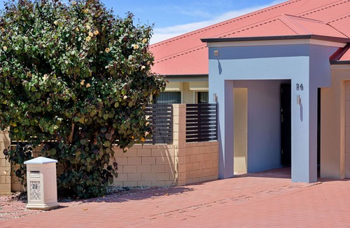 Halls Head Casa | Arcadia Retreat - 4-bed, 2.5 bath oasis with pool, theatre, and arcade machine!