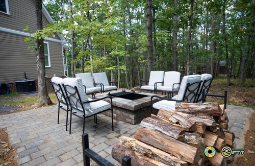 Mount Jackson Cabaña | Arcadian's Cottage | Woodland home w/ custom firepit