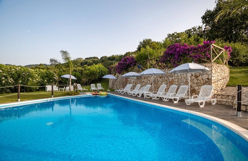 Sant'Angelo di Brolo Apartamento | Habitación 'Arcaloro Resort Infinito' con Vista a la Montaña y Jacuzzi