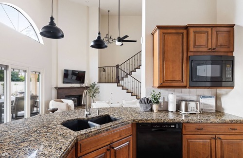 Arabian Views Casa | Arch Views | Beautifully designed home with swimming, pool table and more!