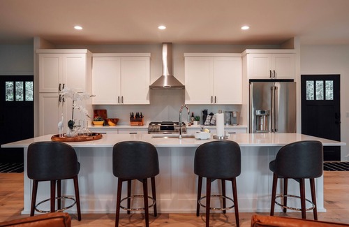 Nekoosa Casa | Archer Place - Luxury Modern Home - Backyard Putting Green