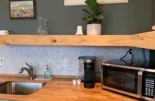 Sweetwater Apartamento | Archer Suite- Remedies Inn historic downtown