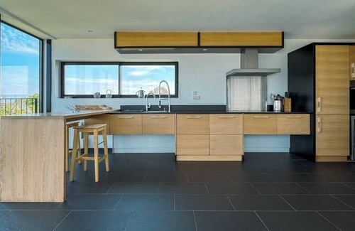 Penvenan Casa | Architect-designed house facing the sea.