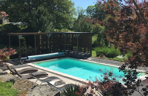 Villeneuve d'Aveyron Casa | Casa de arquitecto con terrazas y piscina al aire libre cerca del pueblo medieval