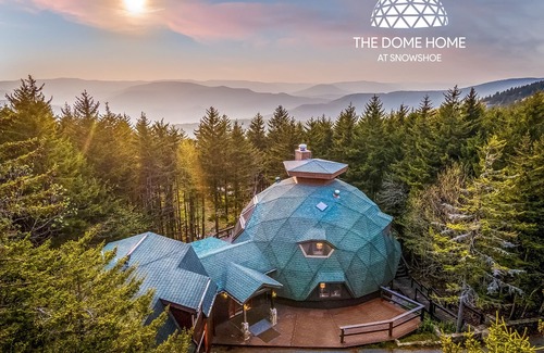 Snowshoe Casa | Architectural marvel w/firepit, hot tub, prime location, lounge & bar rooms!