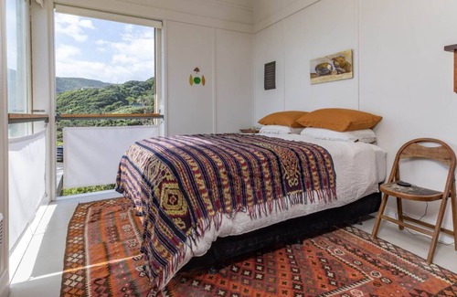 Piha Casa | Architecturally designed beach front house