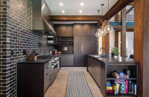 Cle Elum Casa | Architecturally-Stunning, Custom Cle Elum Luxury Retreat Main House + Guest Ho