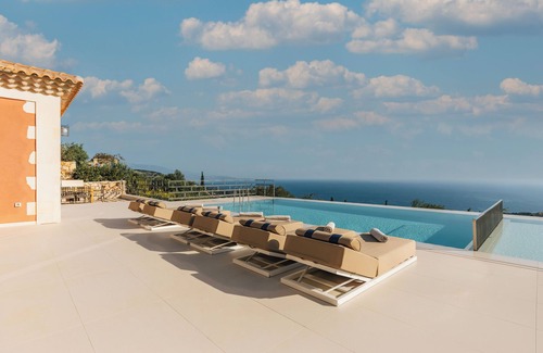 Skinaria Villa | Archontiko Stoufi, an Authentic SeaView Retreat