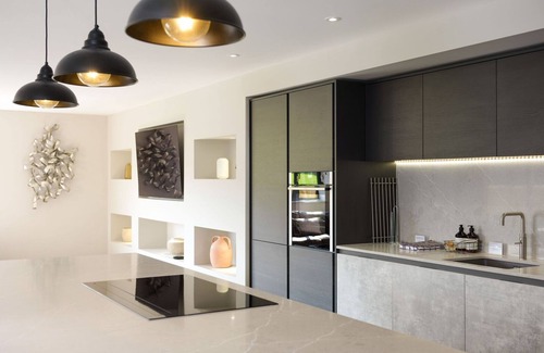 Blackburn Cabaña | ARCHSTONE HOUSE, family friendly, with hot tub in Langho, Lancashire