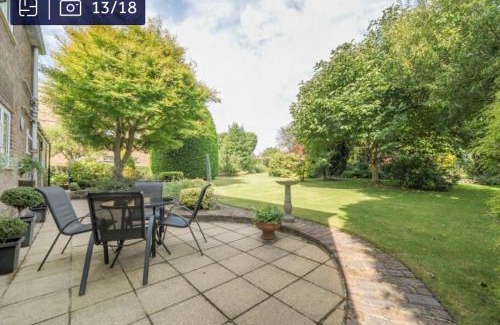 Lingfield Casa | Archtrees House - Family home in Surrey village