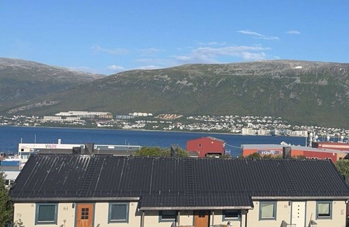 Tromso Casa | Arctic Apartment Modern 3-bed House in Tromso