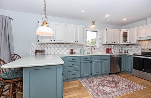 Little Salisbury Casa | Arctic Ave House: Sunny and bright beautiful 4 Bedroom 3 Full bathroom single home walking distance to the beach, Free WiFi, linens included. Remodel just in couple month. Great location, walk in to restaurants, coffee shop, Acme grocery store, Kids