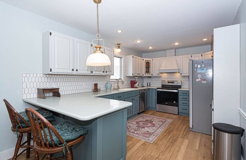 Little Salisbury Casa | Arctic Ave House: Sunny and bright beautiful 4 Bedroom 3 Full bathroom single home walking distance to the beach, Free WiFi, linens included. Remodel just in couple month. Great location, walk in to restaurants, coffee shop, Acme grocery store, Kids