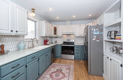 Little Salisbury Casa | Arctic Ave House: Sunny and bright beautiful 4 Bedroom 3 Full bathroom single home walking distance to the beach, Free WiFi, linens included. Remodel just in couple month. Great location, walk in to restaurants, coffee shop, Acme grocery store, Kids
