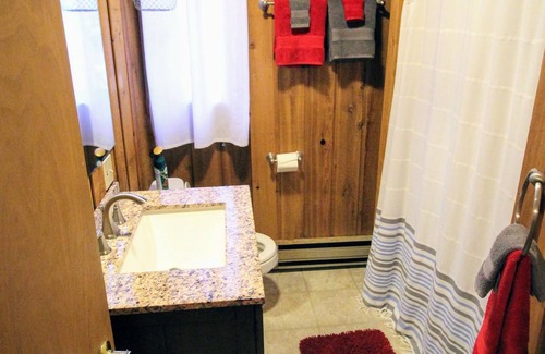 Wilmington Casa | Arctic Circle - Mount Snow ski house at Chimney Hill with Tesla/EV charger!